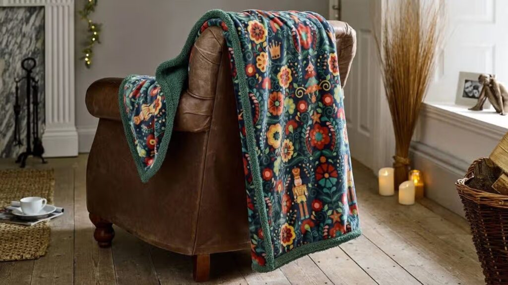 ‘Luxurious’ £60 Christmas sherpa throw ‘perfect for movie night’ drops to £21