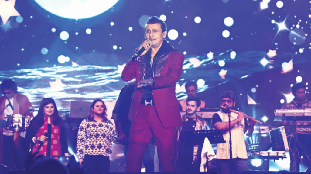 Sonu Nigam Performs Dual-Voice Version of Aaj Ki Raat at US Concert