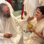 Vijay Varma Begins New Chapter After Sri Sri Ravi Shankar’s Blessings