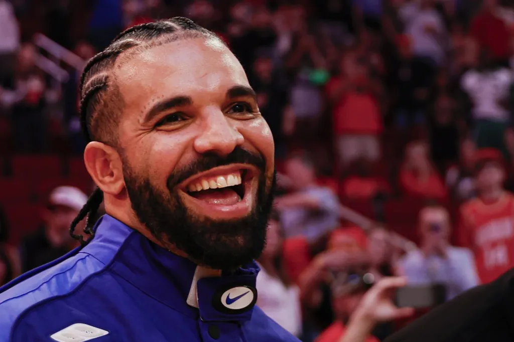 Drake Wants Jim Carrey to Roast Him for His 40th Birthday