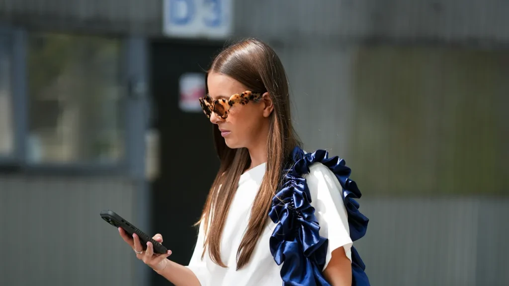 8 Unexpected Colors That Go With Navy Blue