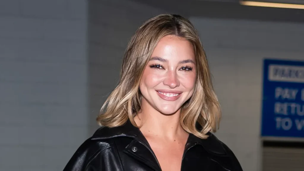 Madelyn Cline’s Vanilla-Taupe Bob Is the Cozy Fall Blonde of My Dreams