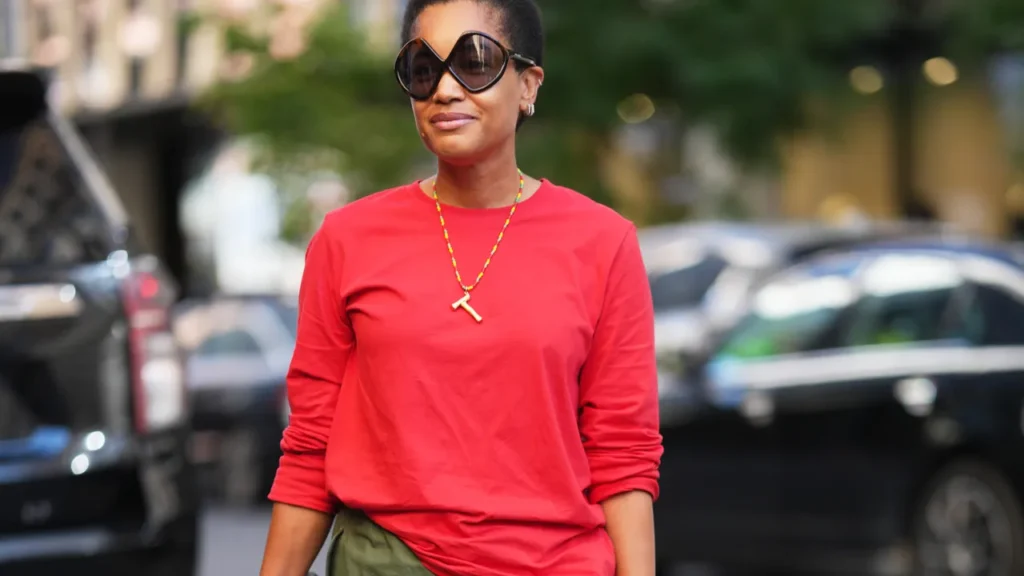 What to Wear With Olive Green Pants Beyond a Basic White Tee