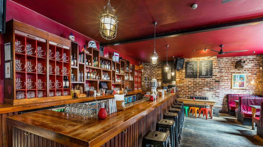 Legendary Liverpool city centre bar warns guests they have a ‘last chance’