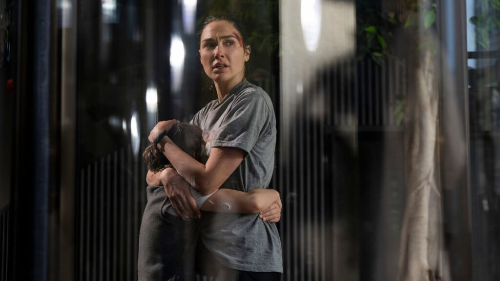 ‘The Runner’ Review: A Silly But Efficient Real-Time Thriller