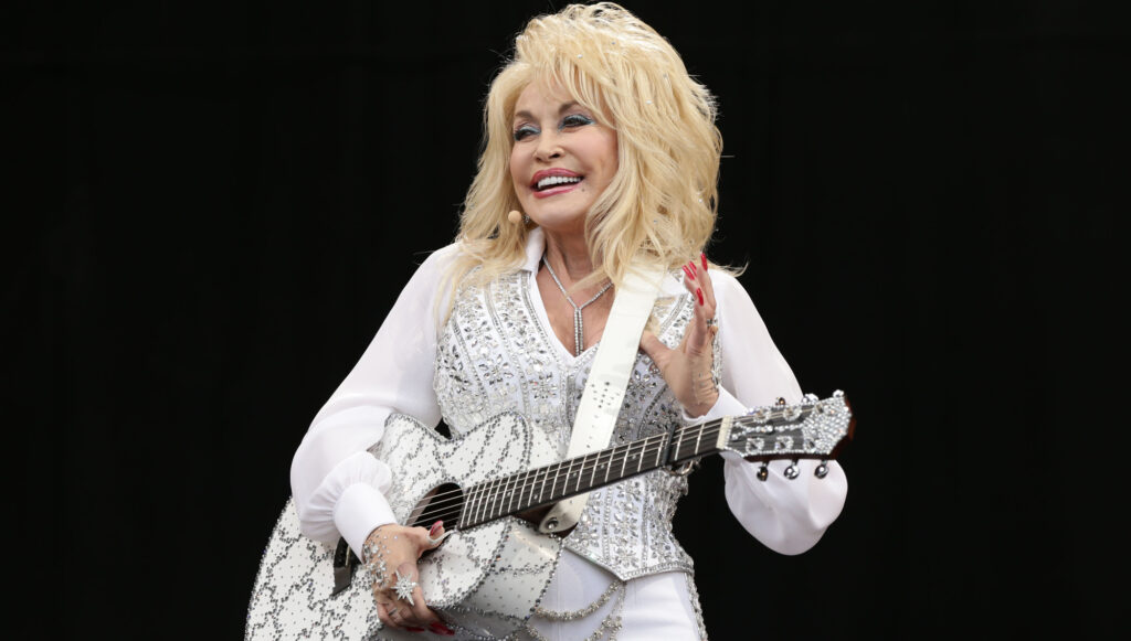TV Picks: Dolly’s 2014 Glastonbury performance for those of us missing the Queen of Country