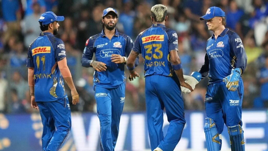 IPL 2027: कौन होगा मुंबई इंडियंस का नया कप्तान? ये दो खिलाड़ी रेस में सबसे आगे, आखिर किसकी लगेगी लॉटरी! – IPL 2027 Hardik Pandya Told Trade Might Not Happen Rohit Sharma To Pick Next MI Captain said by Report Aksp