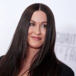 Alanis Morissette Sues Tour Manager for Extortion Over Airport Drugs