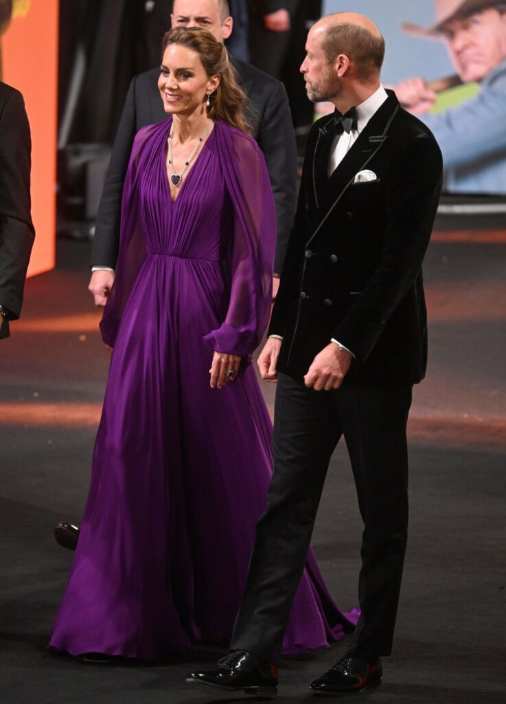 Princess Kate wore Jenny Packham, amethysts & pearls to the UK ‘Digger’ premiere