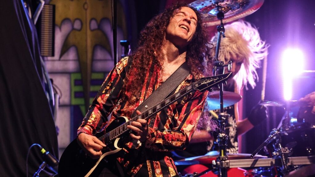 Marty Friedman names one of his favorite guitarists to jam with: “It reminded me of playing with Jason Becker. She does all the guitar things I don’t do – like tapping – but does them in a way that I like”