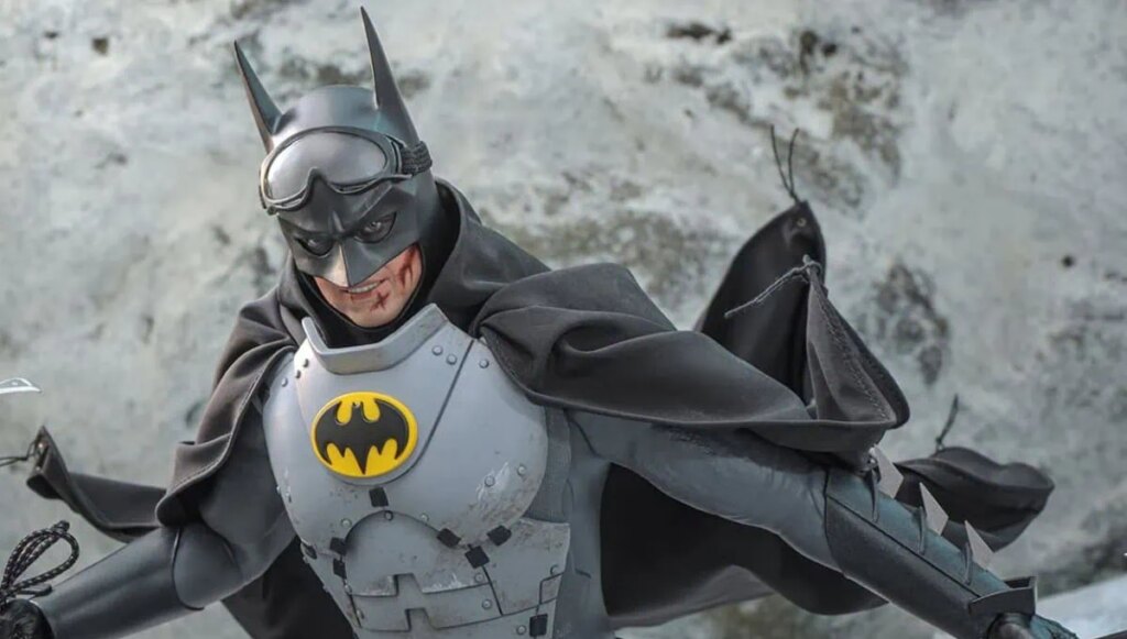 Michael Keaton’s Batman dons his Arctic Suit for Hot Toys’ The Flash sixth scale figure