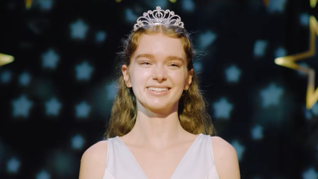 Carrie Trailer Teases Mike Flanagan’s YA Take On Stephen King Classic