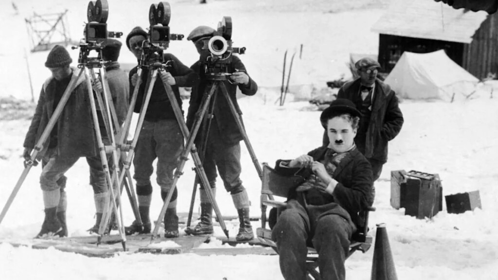 15 Fun Photos Taken From Behind the Scenes of Your Favorite Movies
