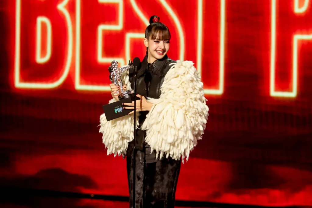 BLACKPINK’s LISA Wins Best Pop Award at VMAs 2026