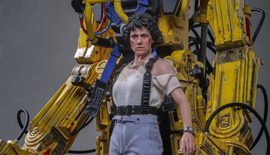 Hot Toys celebrates 40 years of Aliens with Ellen Ripley & Power Loader sixth scale figureevolutio