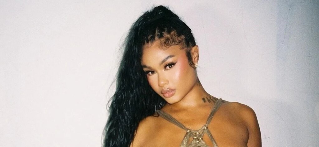 India Love In Cheeky Briefs Flaunts Her Voluptuous Backside