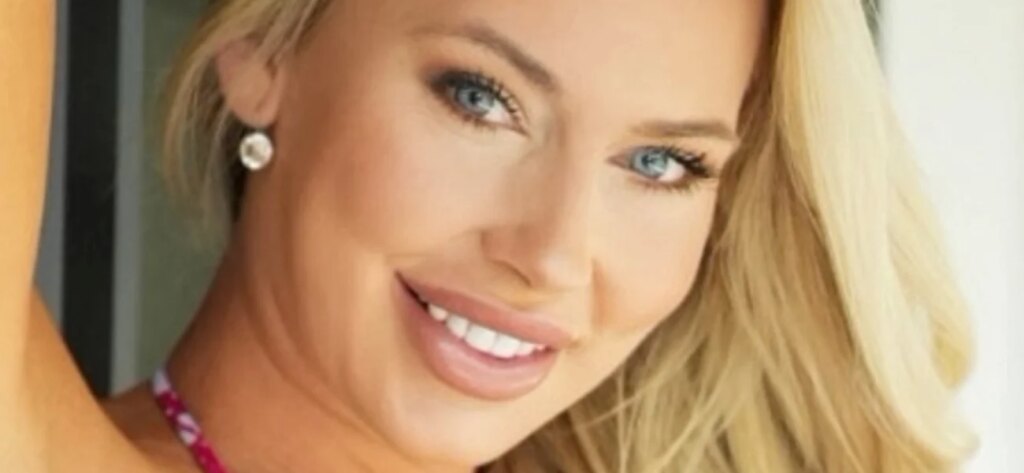 Kaelee Rene Removing String Bikini Says ‘Wait For It’