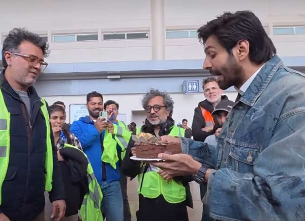 Kartik Aaryan returns to Captain India sets after National Award win, receives warm welcome from crew : Bollywood News