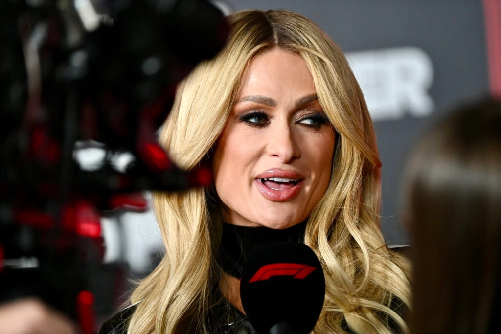 How Paris Hilton Stays Under The Radar In Public