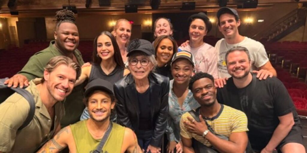 Photos: Rita Moreno Visits TITANIQUE on Broadway