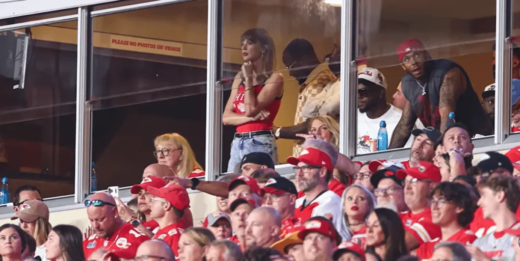Taylor Swift Shows Dramatic Change as She Gets ‘Possessive’ Watching Travis Kelce Play