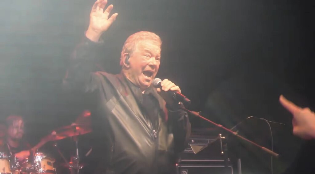 William Shatner Rocks Metallica’s “Enter Sandman” at Riot Fest at 95 Years Old — GeekTyrant