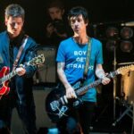 “I remember looking at it on the floor going, ‘That can not be The Smiths’ guitar’”: The Johnny Marr guitar hidden in an iconic Oasis photoshoot