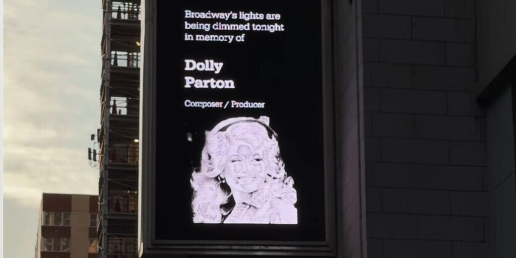 Video: Broadway Dims Its Lights in Memory of Tim Curry, Dolly Parton & More