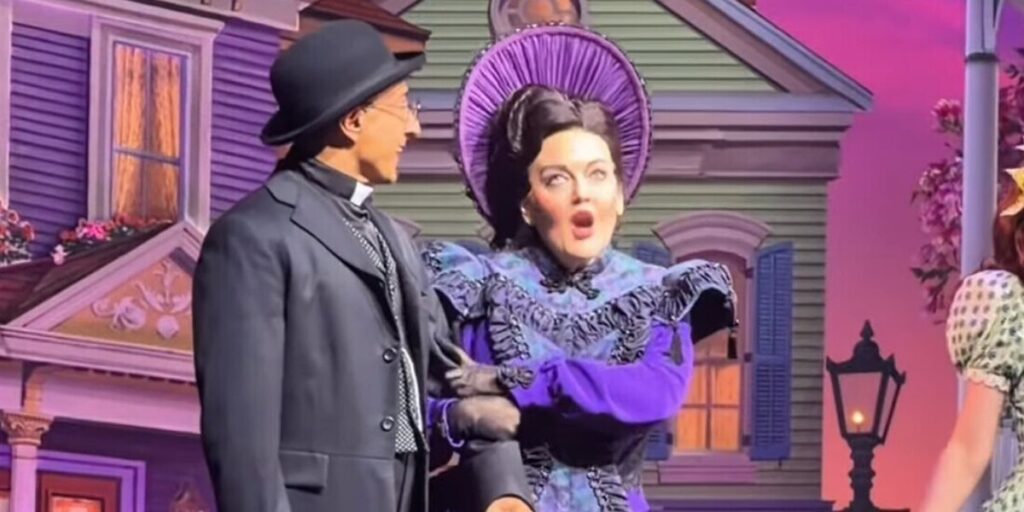 Video: Jennifer Simard Debuts As ‘Mildred Layton’ in SCHMIGADOON! on Broadway