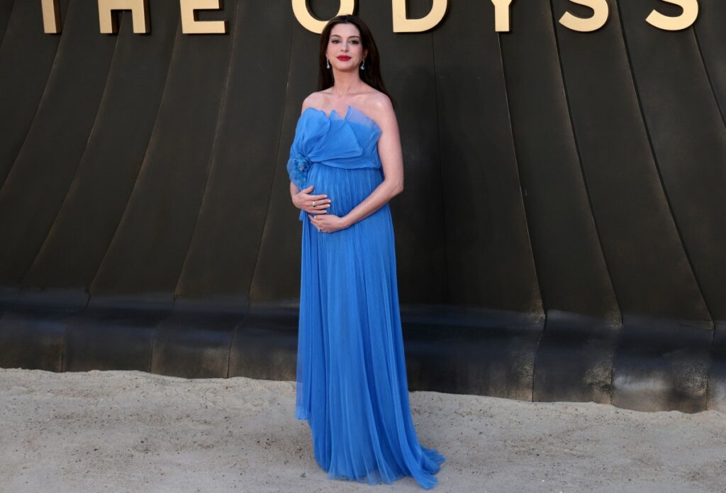 “Anne Hathaway’s doctor banned her from going on ‘Hot Ones’” links