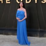 “Anne Hathaway’s doctor banned her from going on ‘Hot Ones’” links
