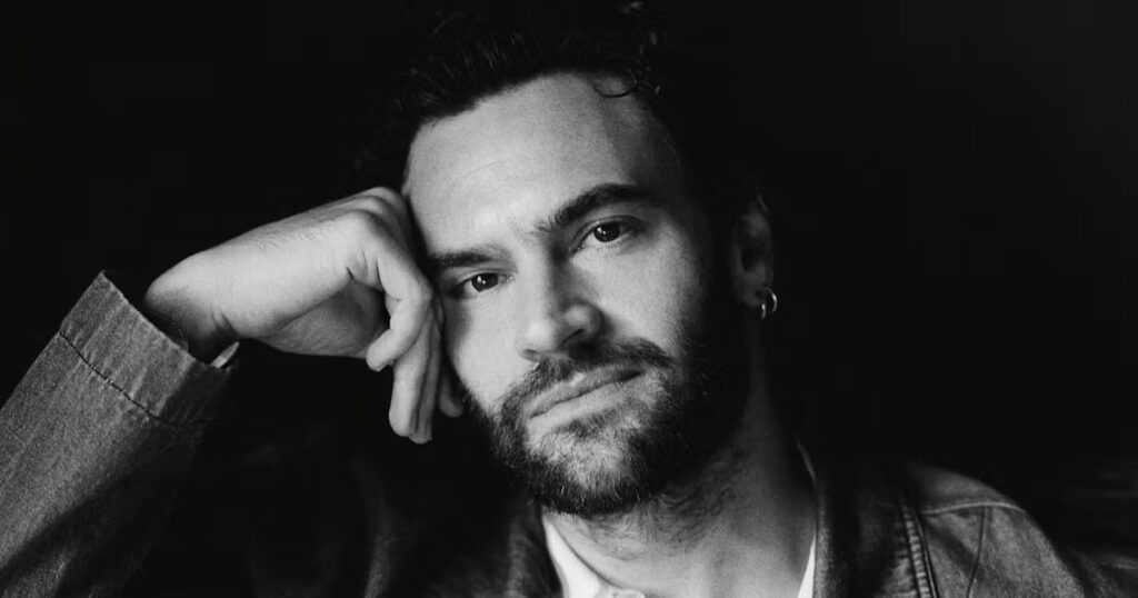 Tom Bateman On ‘Love Hypotheis,’ Sex Scenes & Life With Daisy Ridley