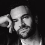 Tom Bateman On ‘Love Hypotheis,’ Sex Scenes & Life With Daisy Ridley