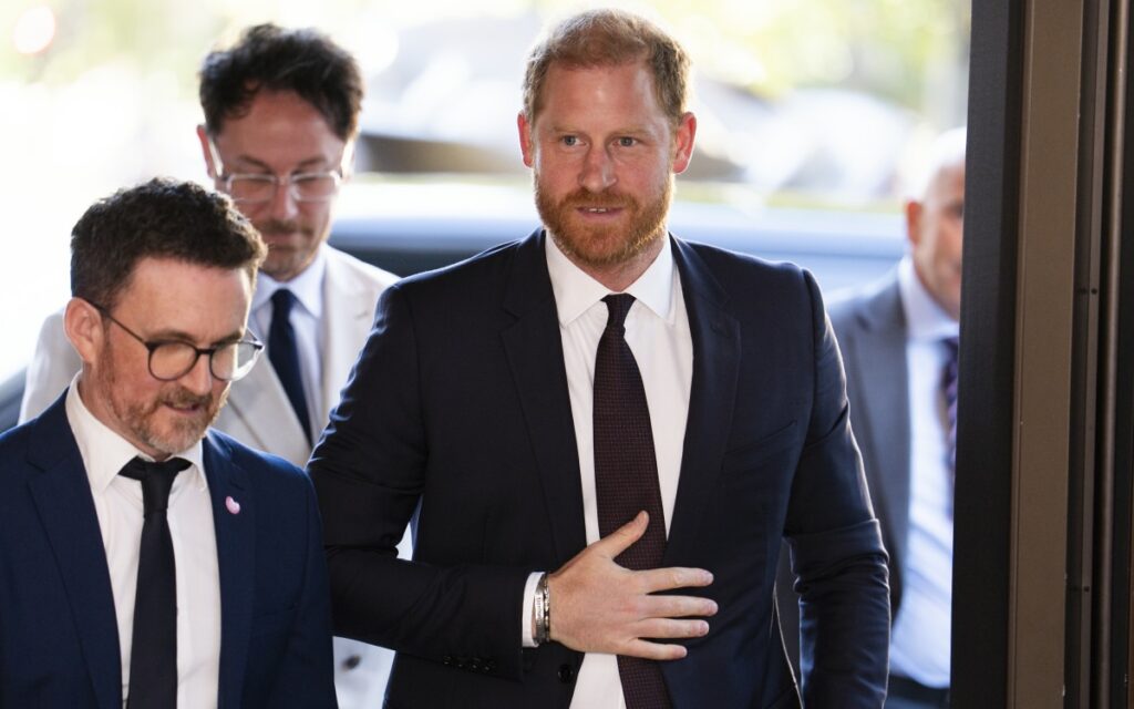 Prince Harry went solo to the WellChild Awards & he’s planning a Diana project