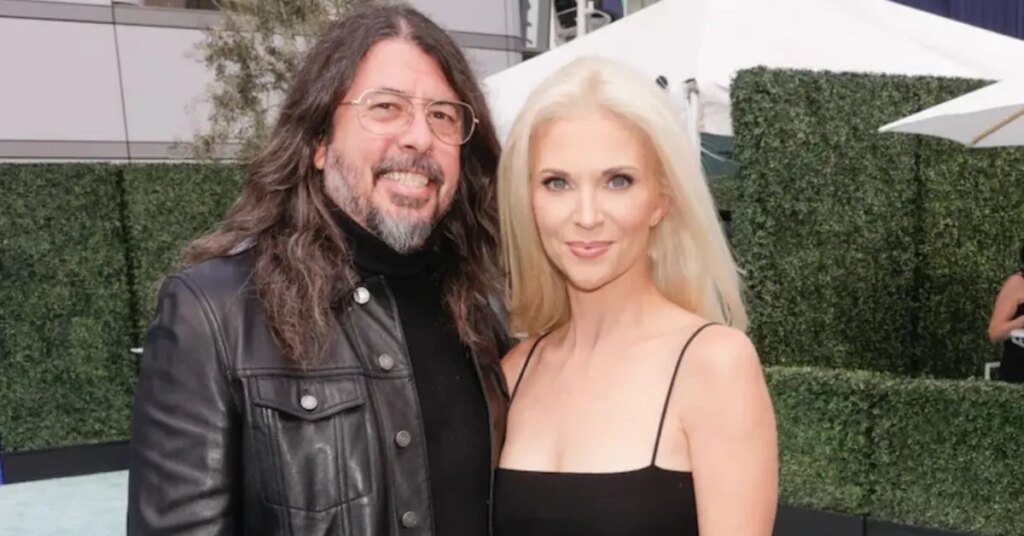 Dave Grohl and Wife Jordyn Blum Show United Front at MTV VMAs as Rocker's Family Join Him at Awards Show 2 Years After His Cheating Scandal