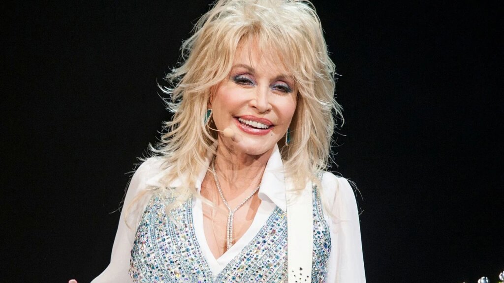 Dolly Parton’s Sister Breaks Her Silence on Family ‘Feud’ Rumors | Just Jared