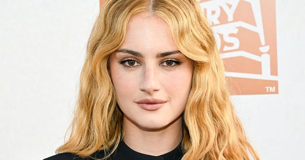 Grace Van Patten’s Beauty Routine Changes With Her Hair Color