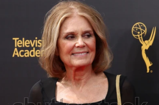 Tributes to Gloria Steinem Roll in from Barbra Streisand, Jane Fonda, Lily Tomlin, Julianne Moore, Oprah, Christine Amanpour