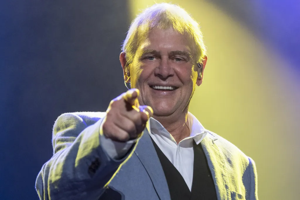 John Farnham’s Son Shares Rare Photos of Legendary Singer