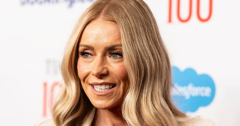 Kelly Ripa Complains About Part of Her Body That ‘Ages in Dog Years’