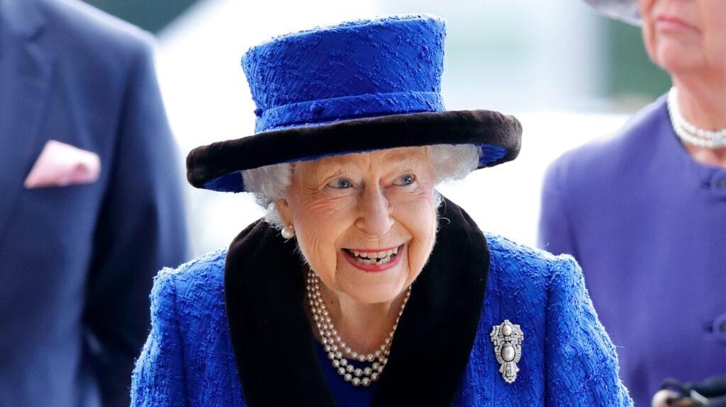 Queen Elizabeth’s Former ‘Gatekeeper’ Threatens To Spill All & Royals Are Reportedly Worried