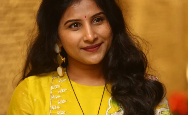 Controversy Effect: Mangli Missed Two Big Songs?