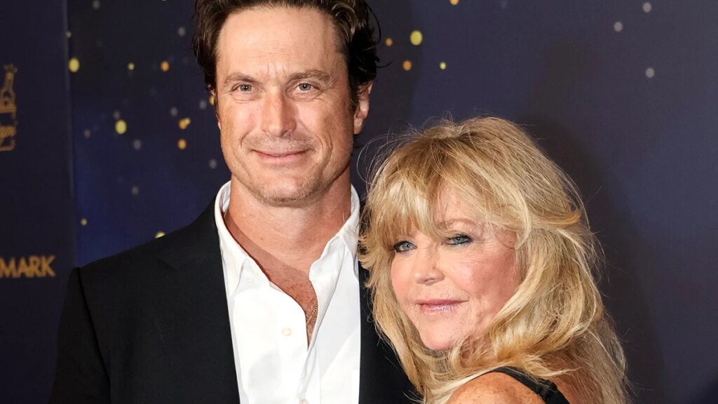 Oliver Hudson Opens Up About Comparing Himself to ‘Icon’ Mom Goldie Hawn | Just Jared