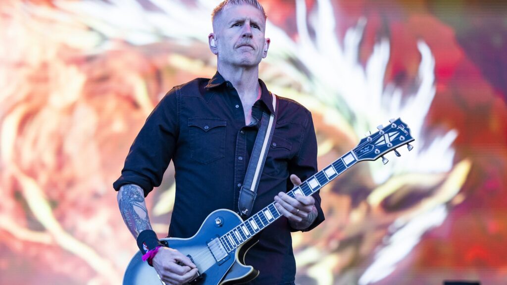 “I had a guitar stolen. We pulled over to a Guitar Center and there was a used Les Paul Custom on the wall”: Bill Kelliher on what started Mastodon’s Silverburst love affair