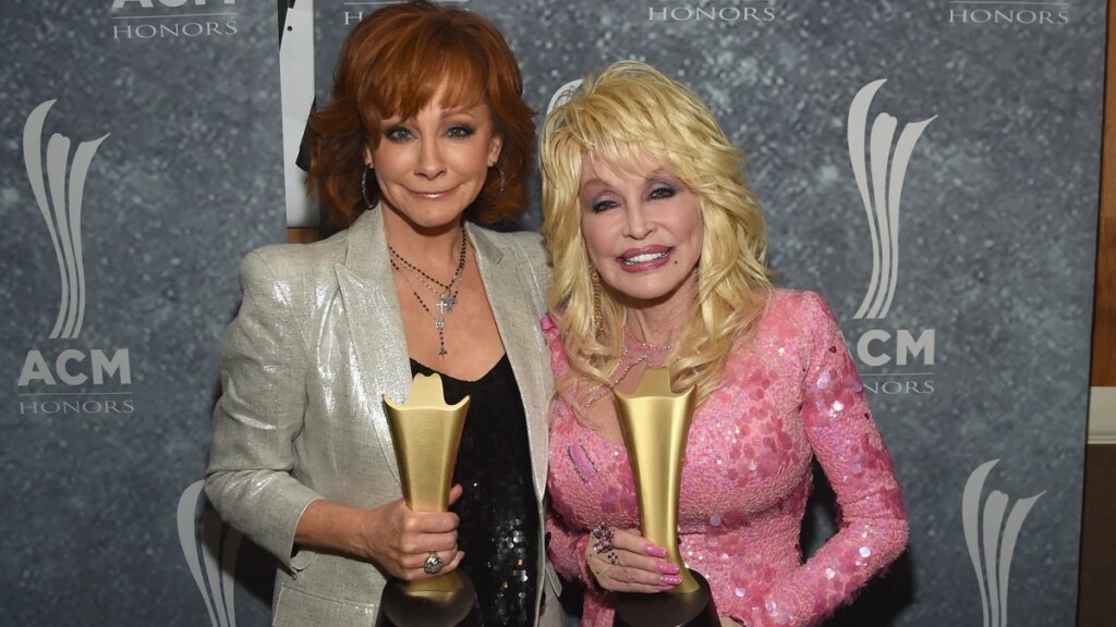 Reba McEntire Reveals She Missed a Call From Dolly Parton Before She Died: ‘I’ll Never Know Why She Called Me’ | Just Jared