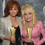 Reba McEntire Reveals She Missed a Call From Dolly Parton Before She Died: ‘I’ll Never Know Why She Called Me’ | Just Jared