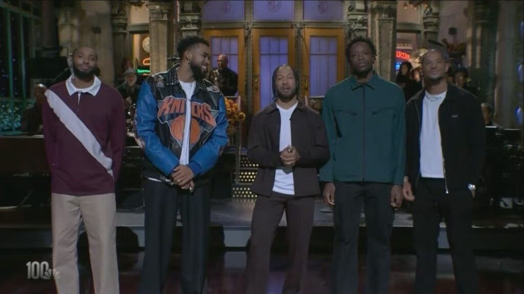 ‘SNL’: Jalen Brunson and Knicks Teammates Chuckle Through Monologue