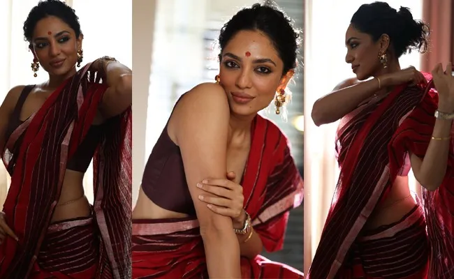 HOT: Akkineni Bahu In Saree Glamour