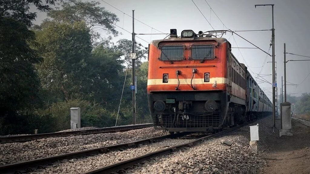 4 Trips Each For Festival Special Trains Between Sultanpur/Varanasi And Lokmanya Tilak Terminus