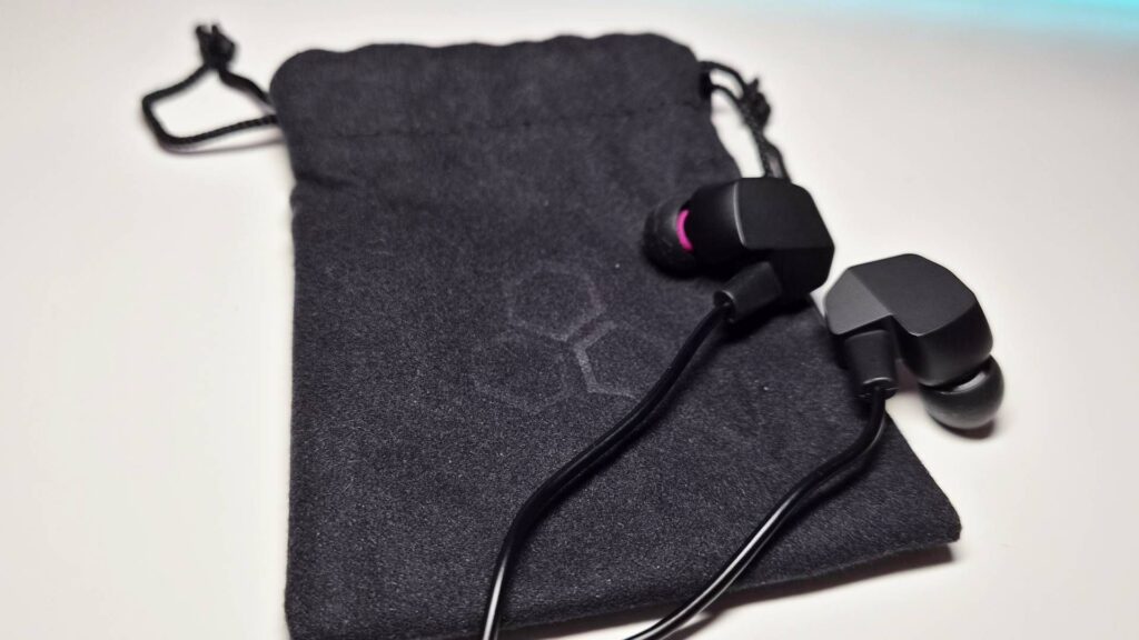 The Final VR3000 earphones bring a headset-level sound to traditional wired buds, but I wish their price wasn’t as premium as their sound